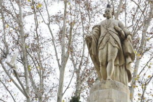 Escultura de Floridablanca, en el jardín que lleva su nombre. / V. VICENS