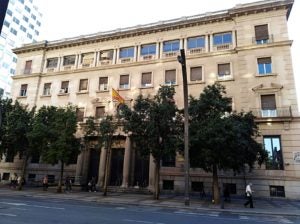 Fachada de la sede de Hacienda, en la Gran Vía de Murcia. / M. RUBIO